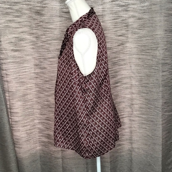 NEW YORK AND COMPANY MAROON & WHITE SLEEVELESS TOP - Picture 8 of 8